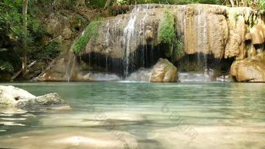 处女瀑布受欢迎的著名的旅游吸引力北泰国处女瀑布瀑布热带雨森林受欢迎的泰国外国游客